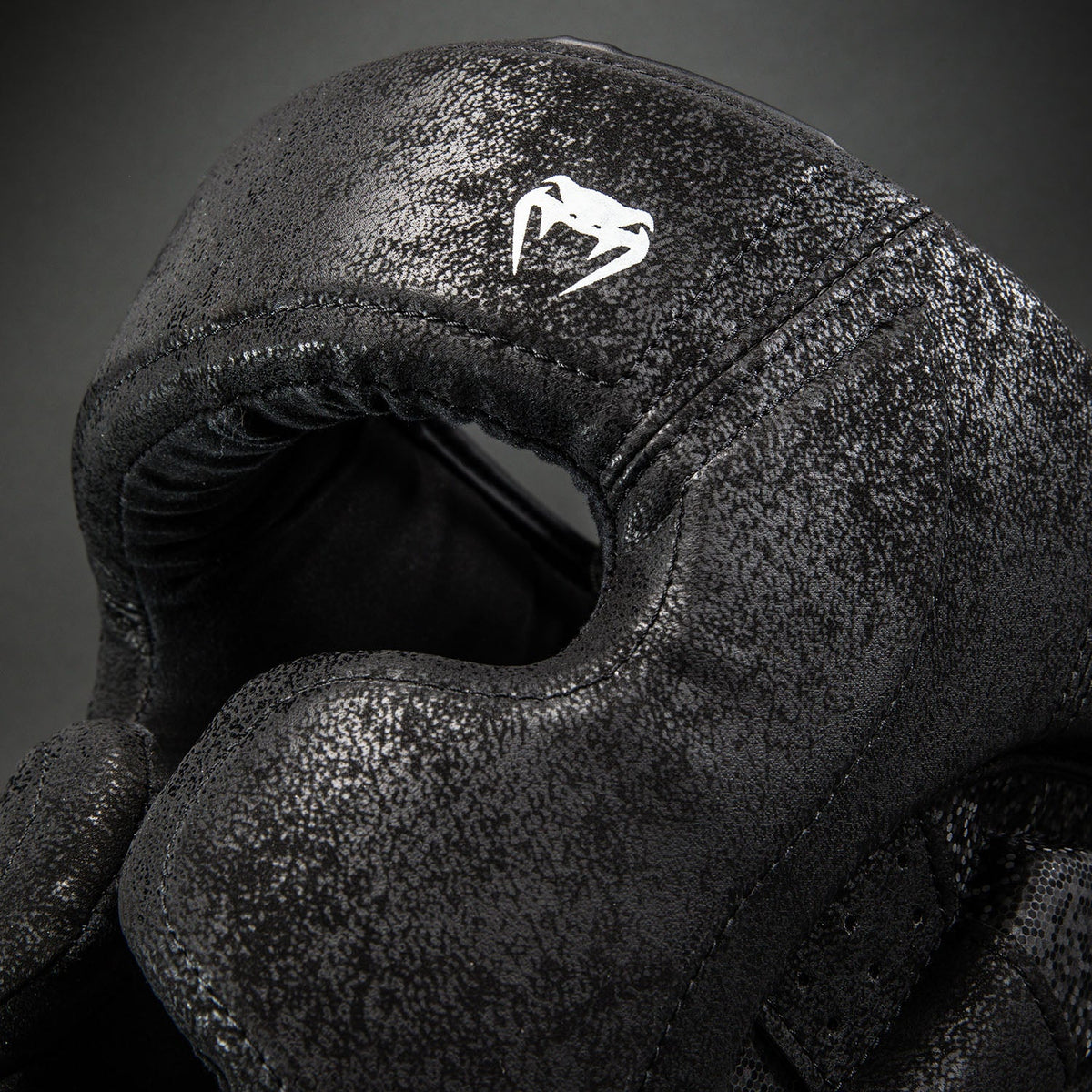 Venum Stone 2.0 Black čelada