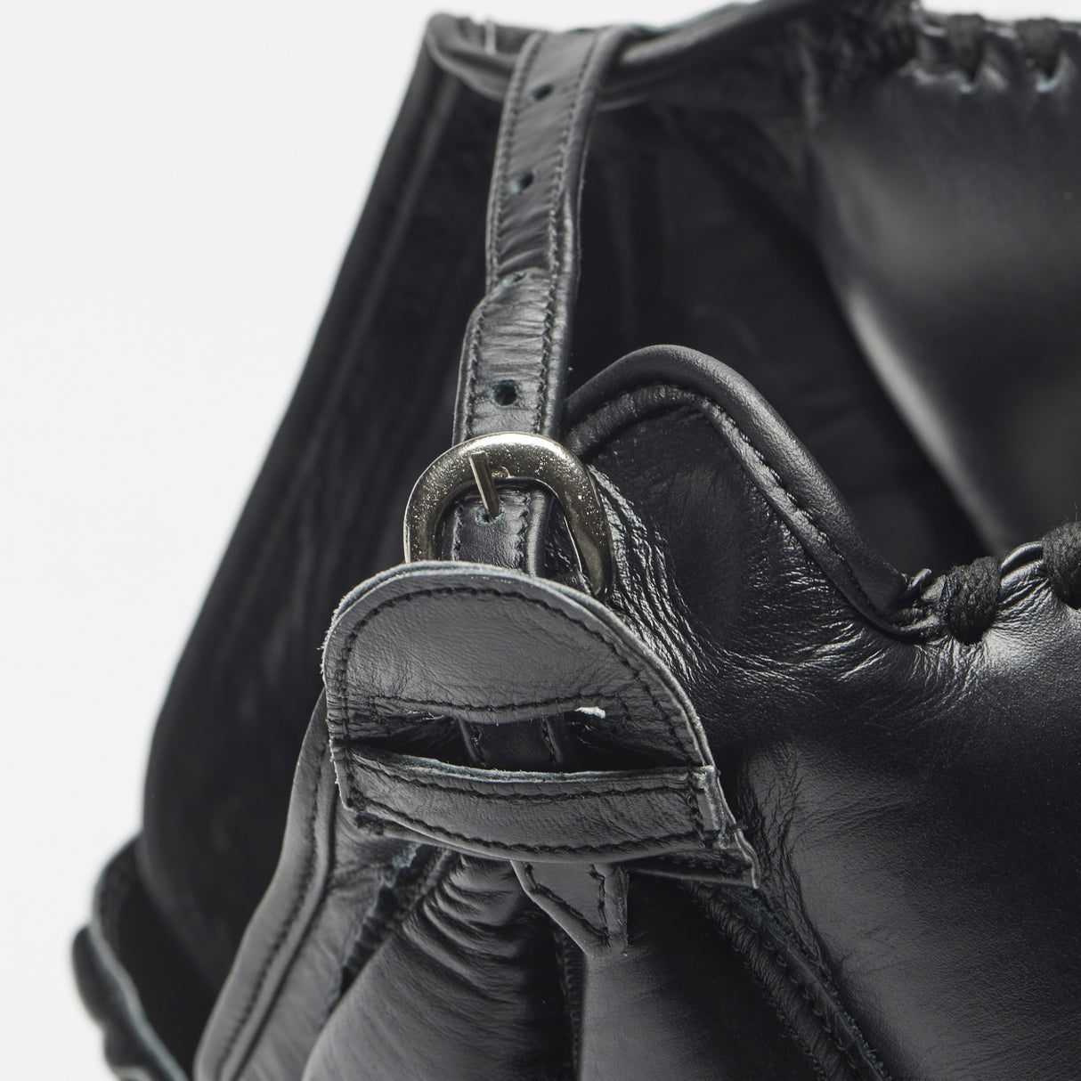 Leone 1947 CS433 The Greatest Black čelada