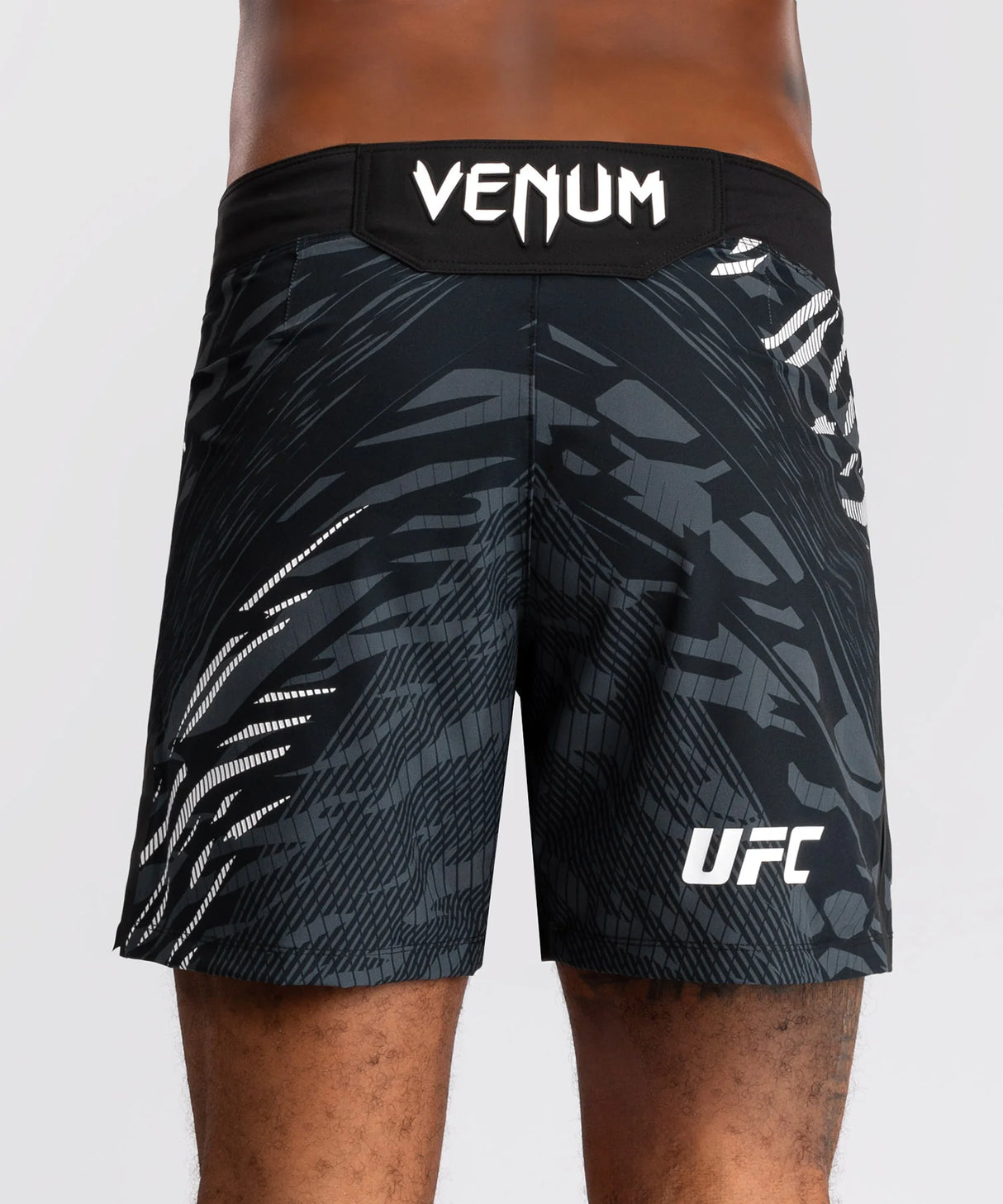 UFC Fusion by Venum Authentic Fight Night Men’s Short Fit Black Hlačke za MMA
