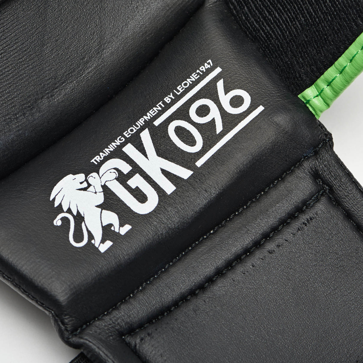 Leone 1947 GK096 Black karate rokavice