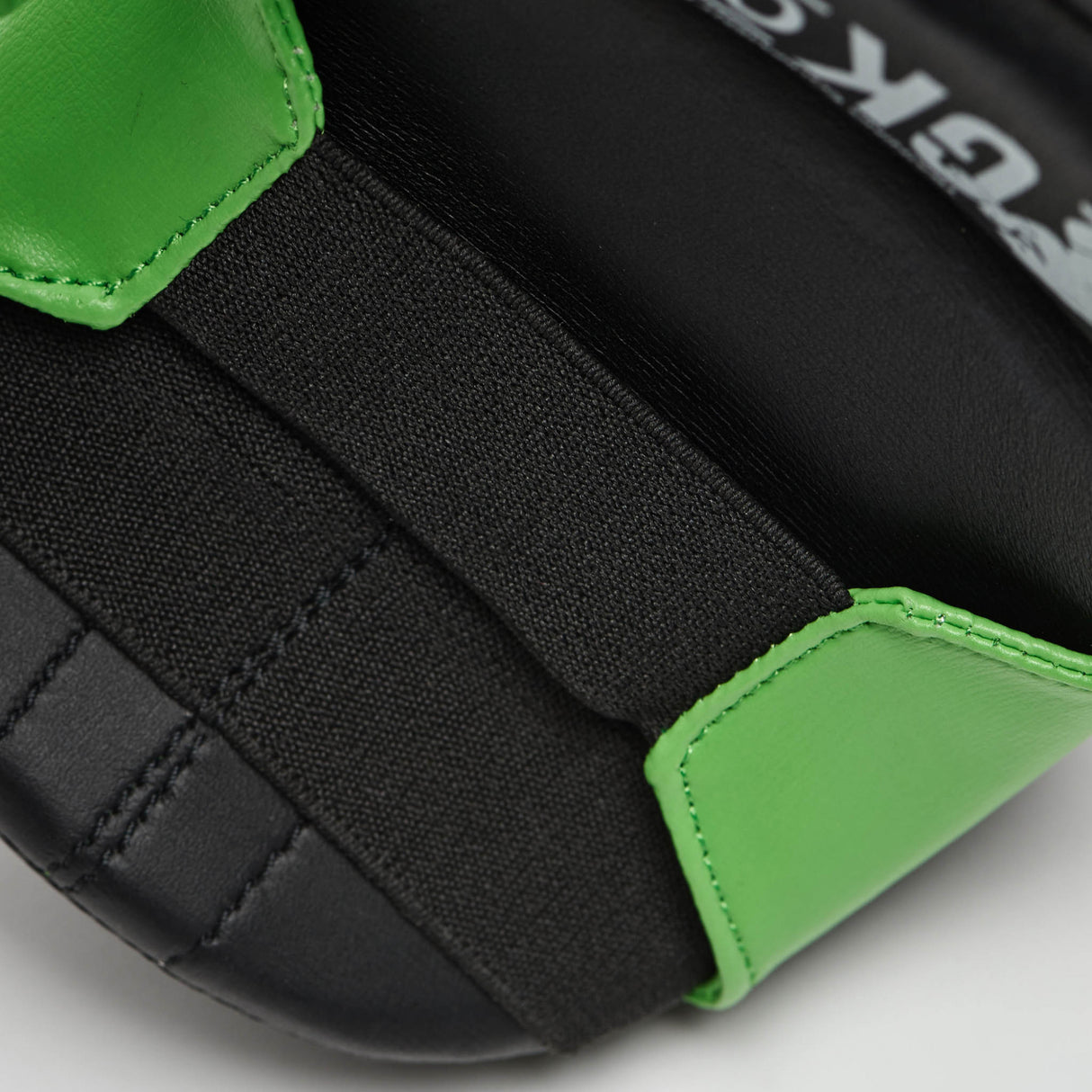 Leone 1947 GK096 Black karate rokavice