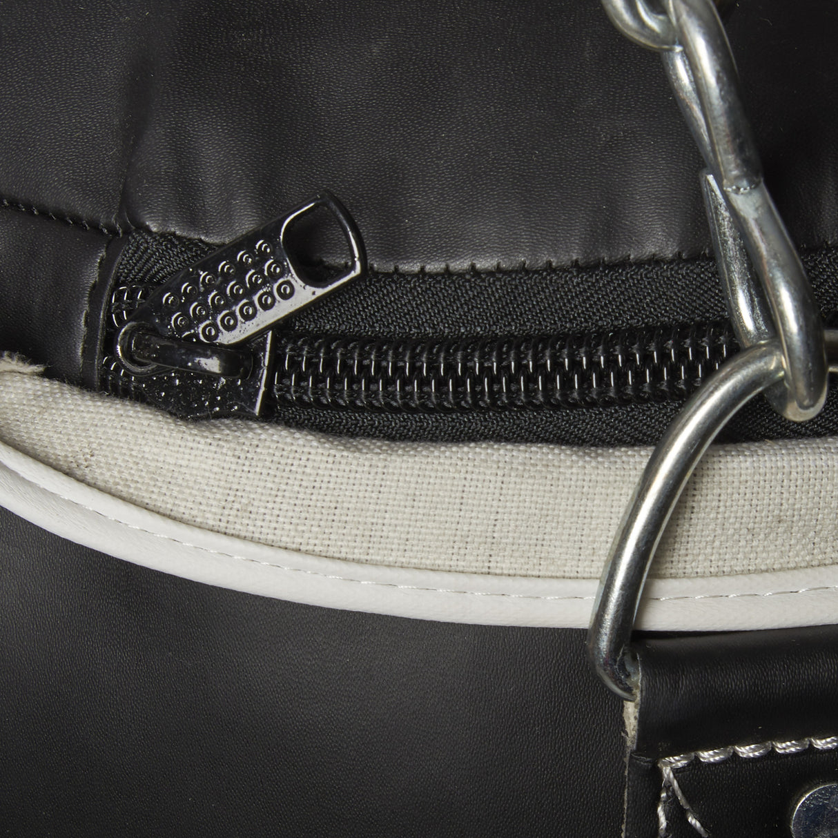 Leone 1947 AT840 PRO Black vreča za boks - 30kg