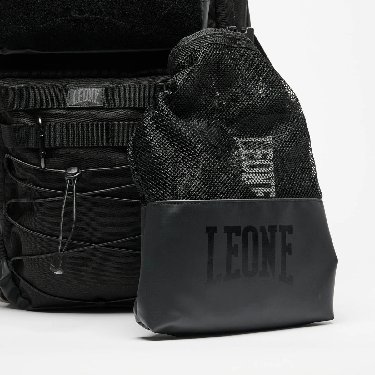Leone 1947 AC953 Tactical Black Lion nahrbtnik