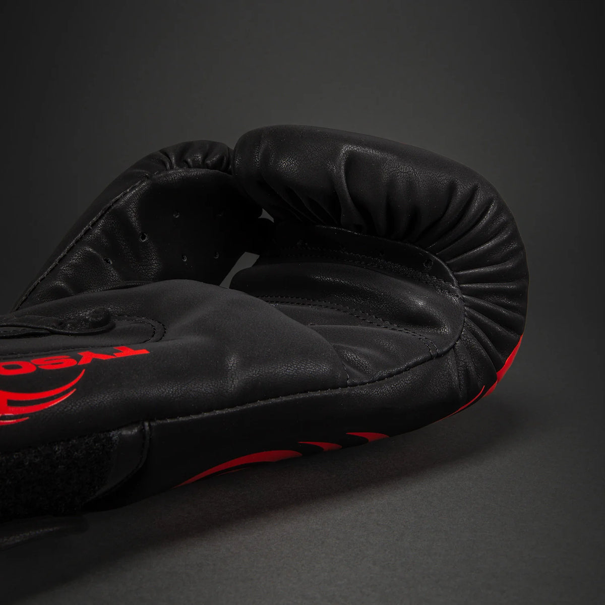 Venum x Mike Tyson Replica Black/Red Rokavice Za Boks