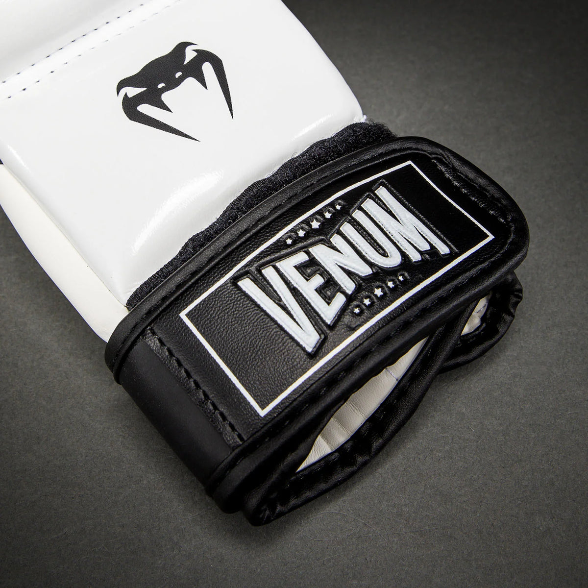 Venum Attack 2.0 Black/White sparing rukavice