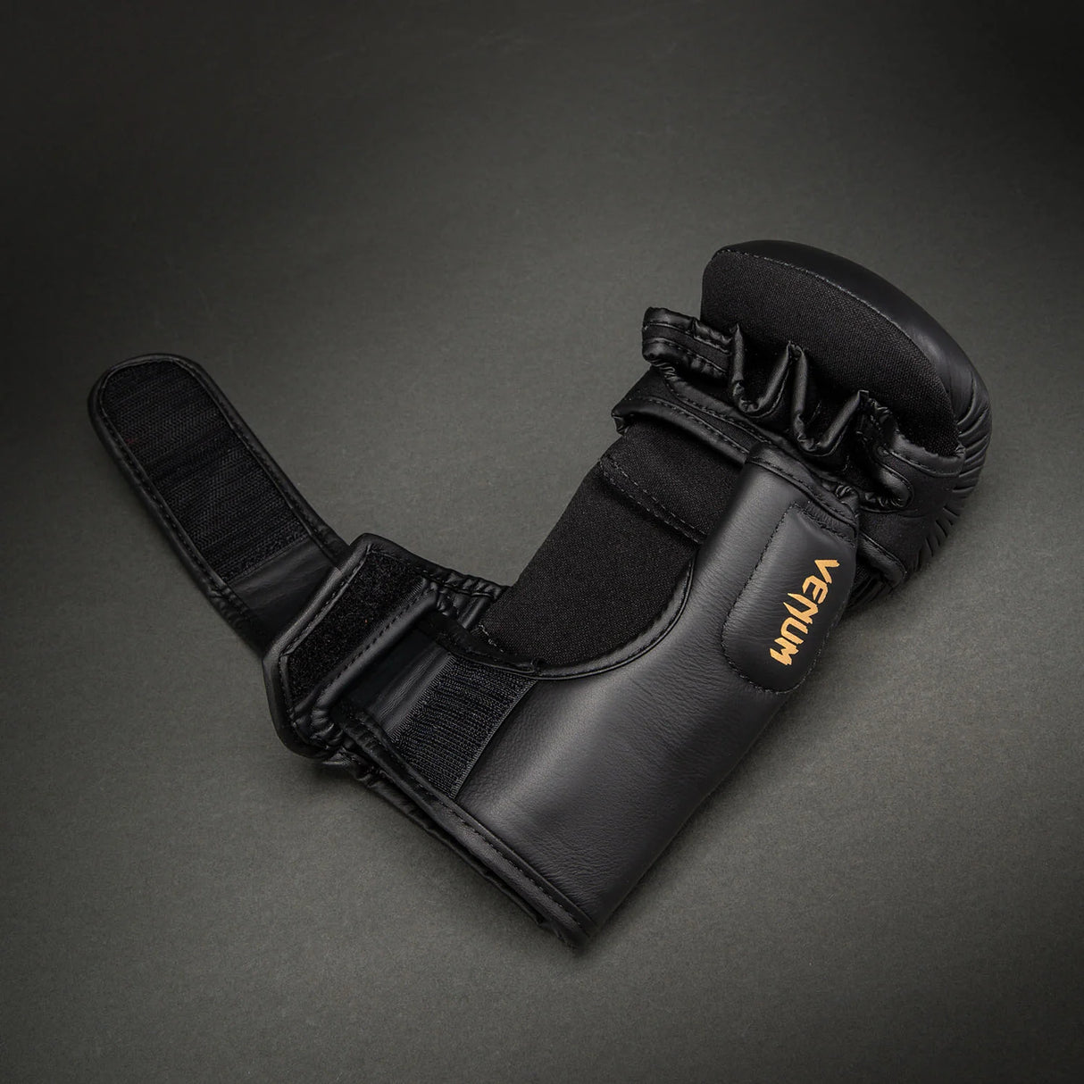 Venum Attack 2.0 Sparring Gloves Leather - Black/Gold