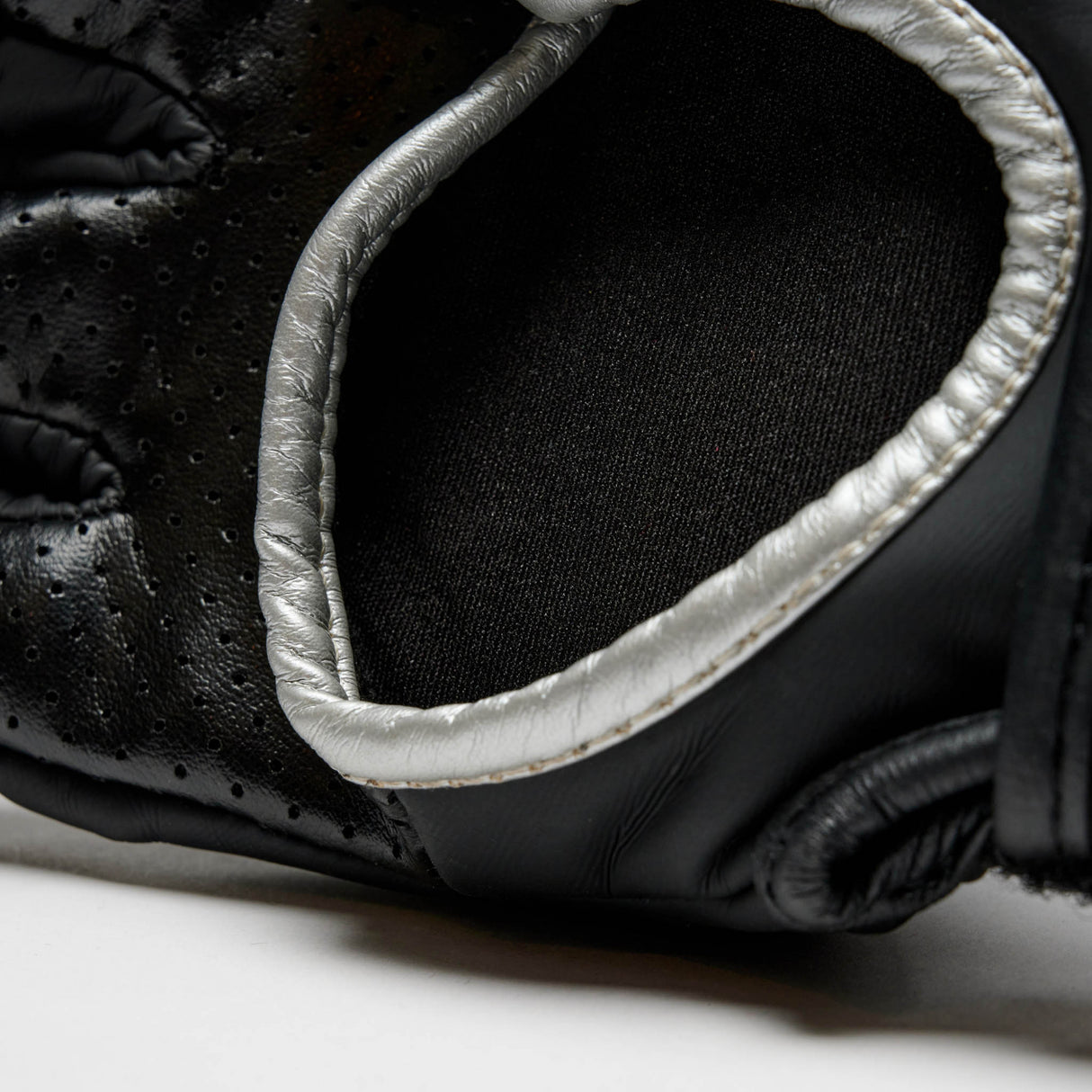 Leone 1947 GP105 Black Edition rokavice za MMA