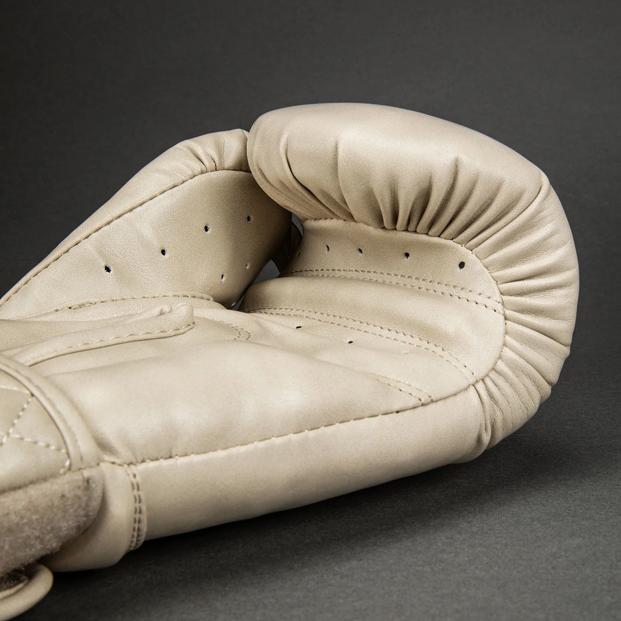 Venum Impact Classic Ivory rokavice