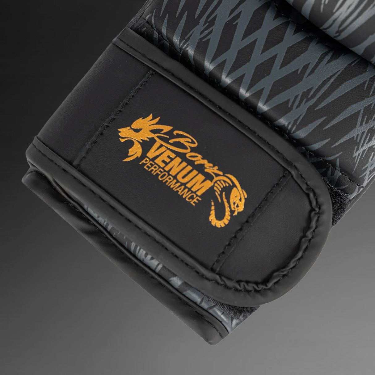 Venum x Chimaev Black/Gold MMA sparing rukavice