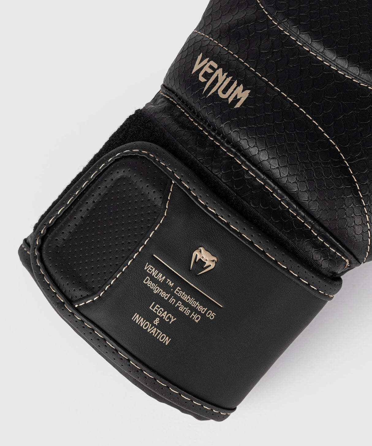 Venum Impact Evo Scales Black rokavice