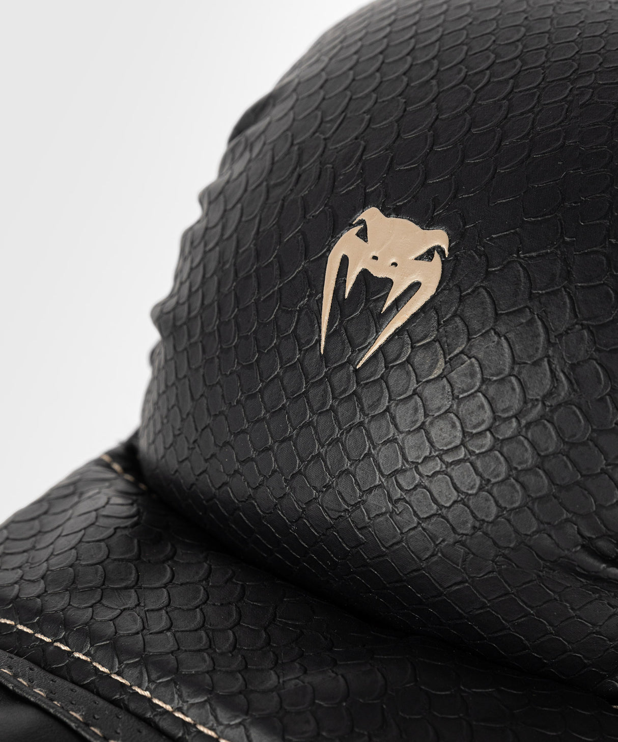 Venum Impact Evo Scales Black Rokavice MMA Za Sparing