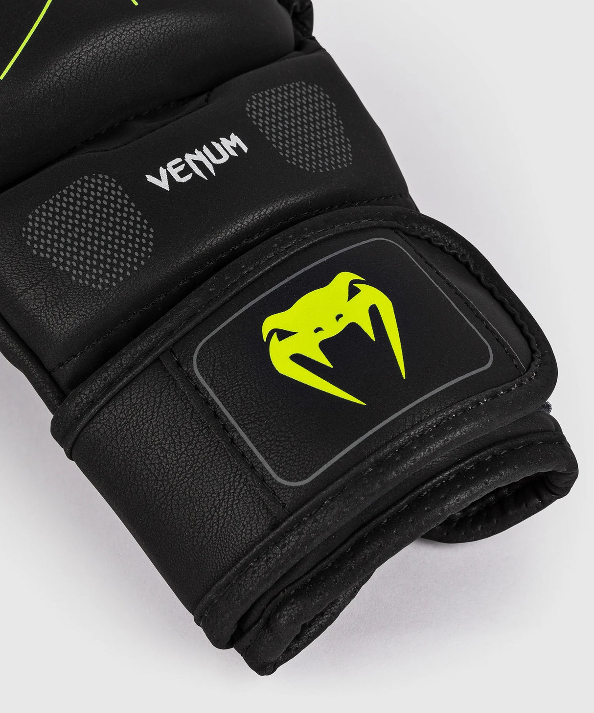 Venum Training Camp 4.0 Black/Neo Green Rokavice MMA Za Sparing