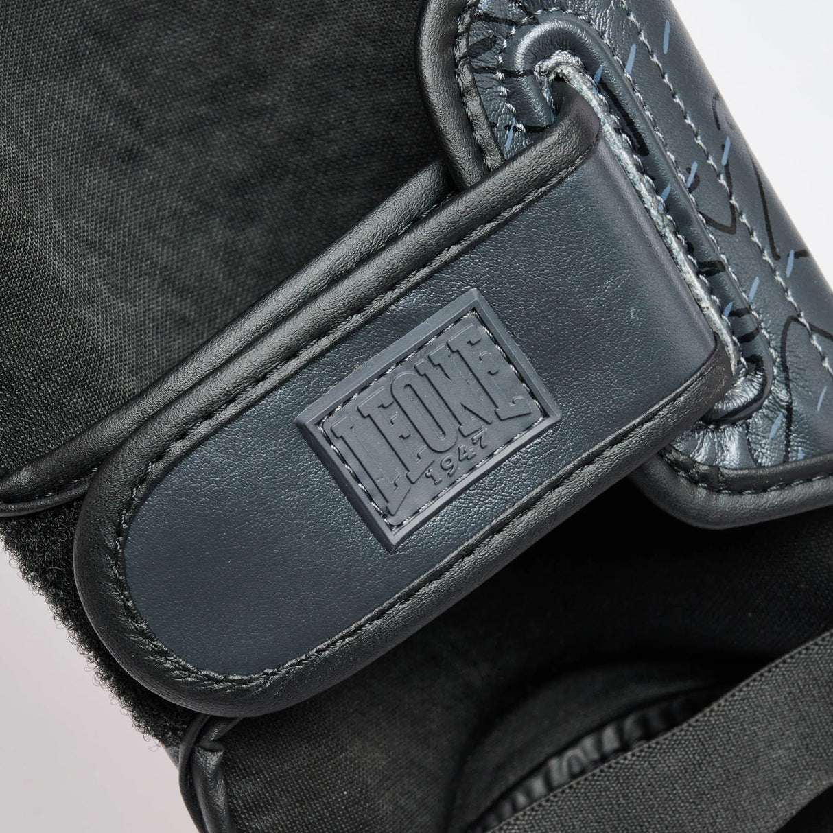 Leone 1947 PT162 Primal Instinct Black Ščitniki za golen in nart