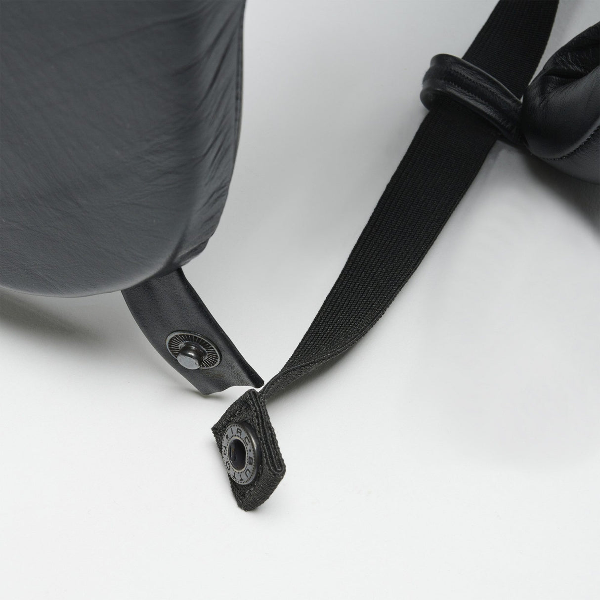 Leone 1947 PR335 ščitnik za genitalije