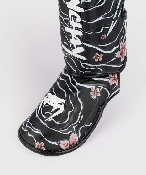 Venum x Tawanchay Black/White Ščitniki za golen in nart