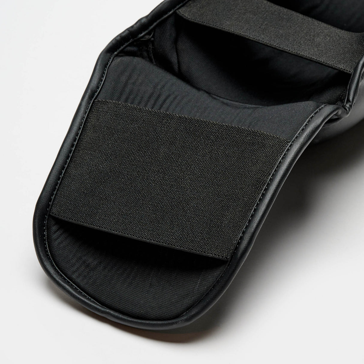 Leone 1947 PT135 Smart Black štitnici za potkoljenicu i stopalo