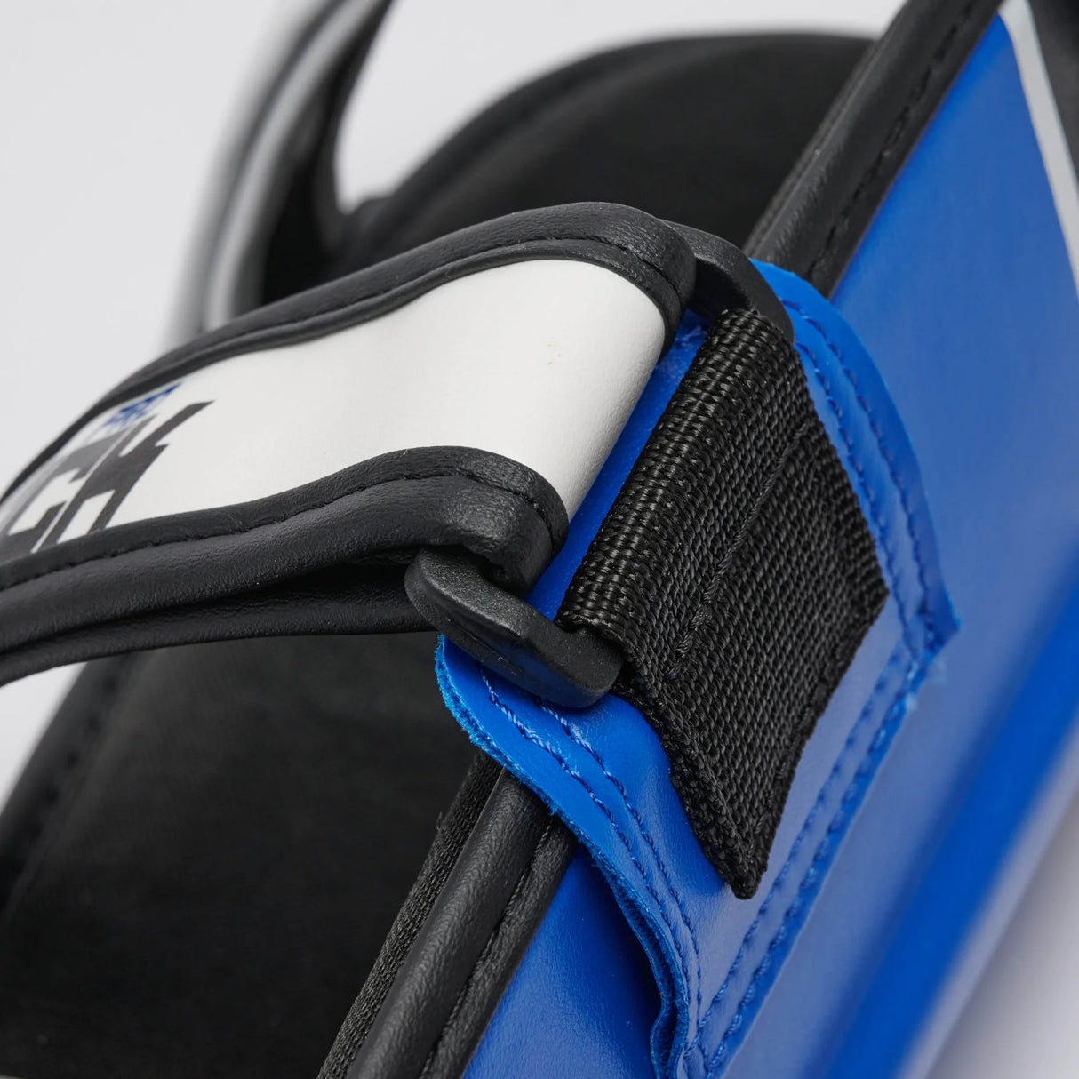 Leone 1947 PT108 Shock Blue Ščitniki za golen in nart