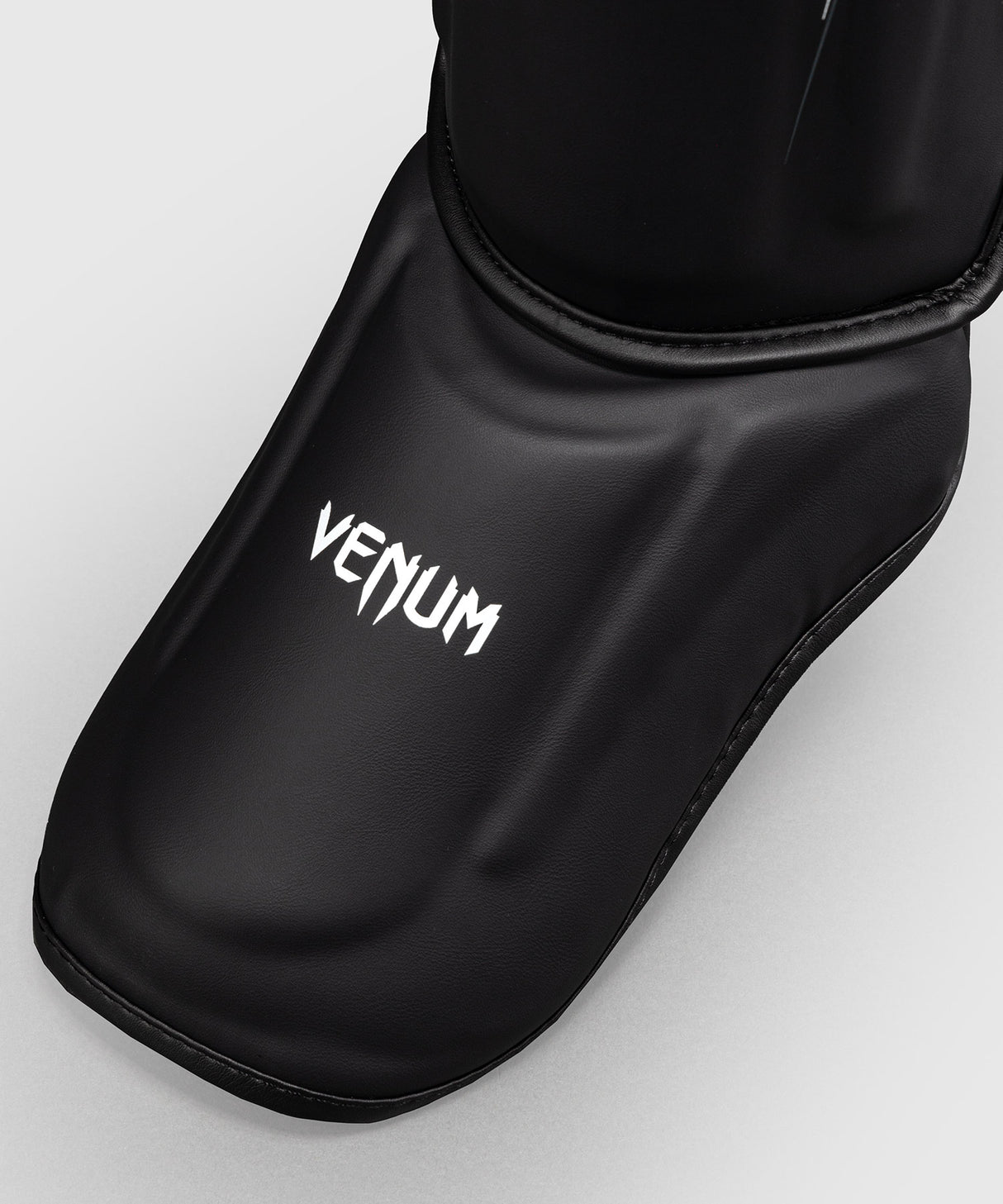 Venum Streamline Shin Guards - Black/White