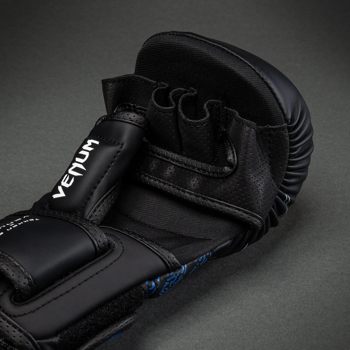 Venum x TEKKEN 8 - King - Black/Yellow MMA sparing rokavice