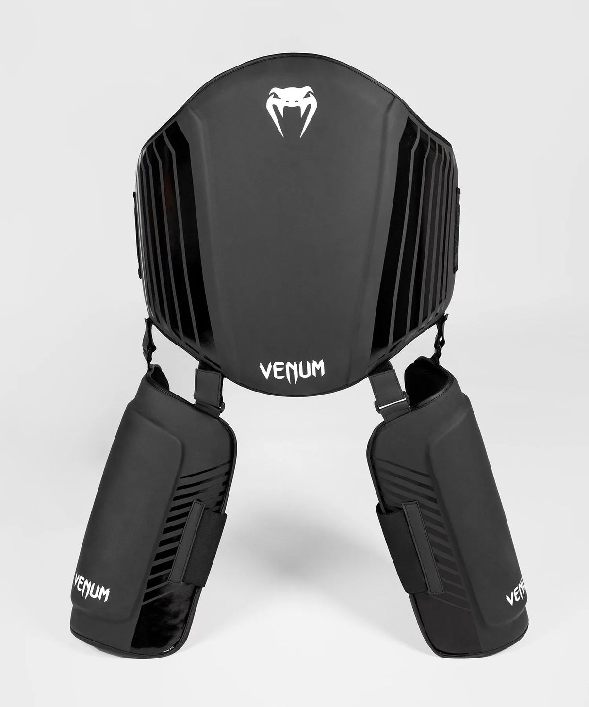 Venum Challenger Black/White trainer armor focuser