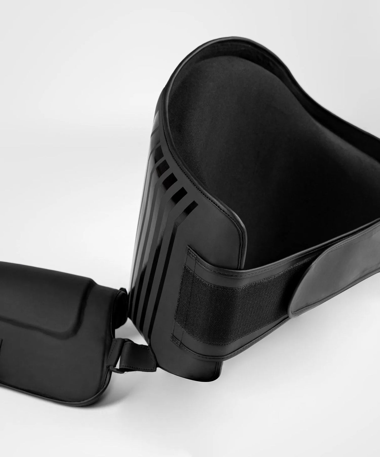 Venum Challenger Black/White trenerski pas fokuser