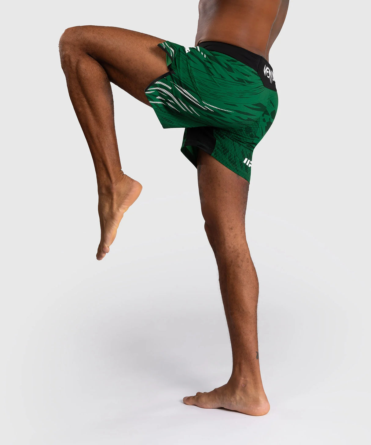 UFC Fusion by Venum Authentic Fight Night Men’s Short Fit Green Hlačke za MMA