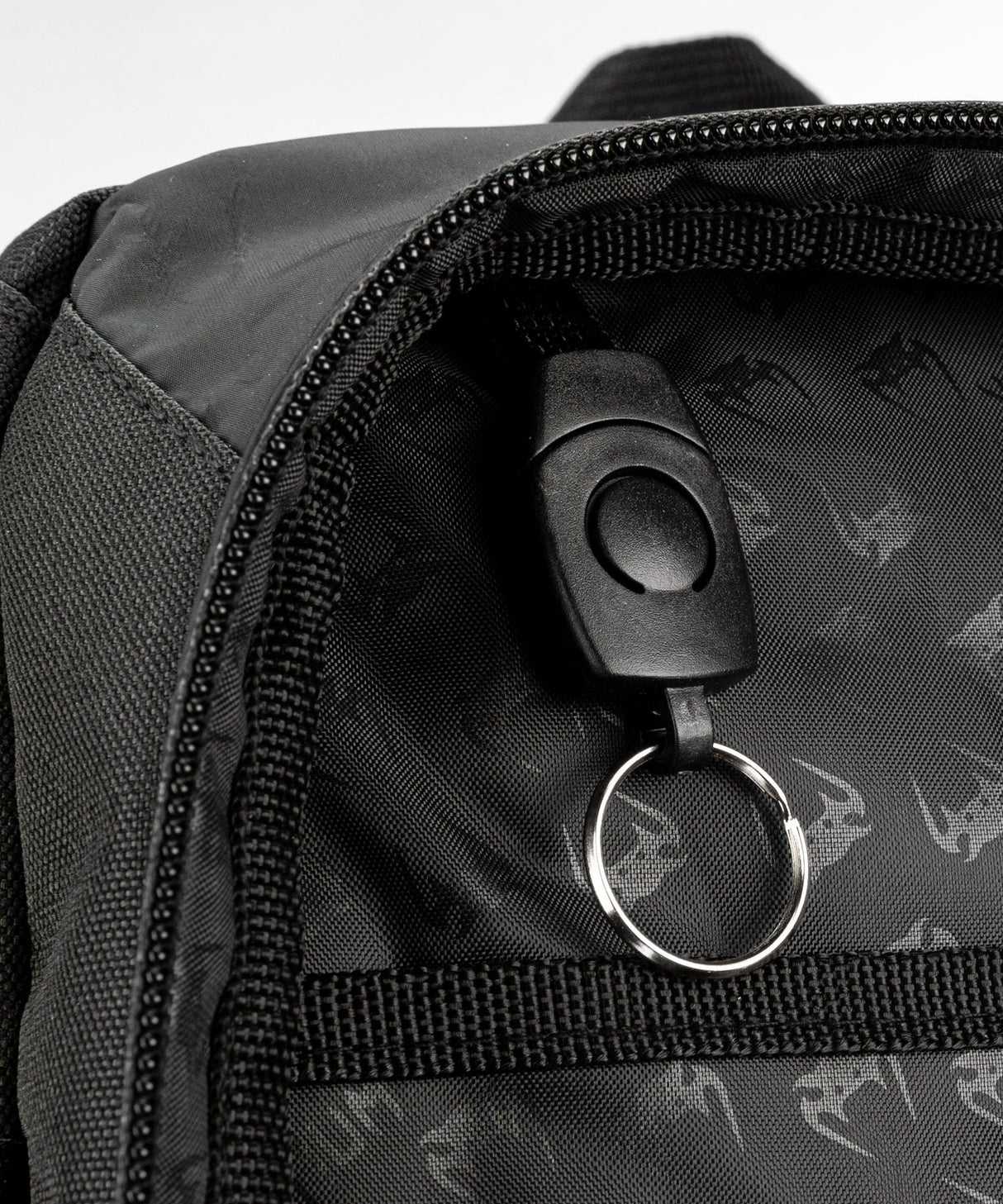 Venum Challenger Pro Evo Black/White ruksak