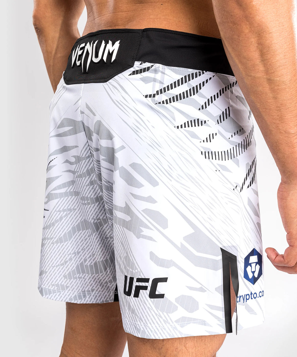 UFC Fusion by Venum Authentic Fight Night Men’s Short Fit White Hlačke za MMA