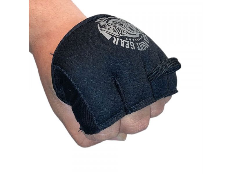 Joya Gel Black/Silver Knuckle Protector