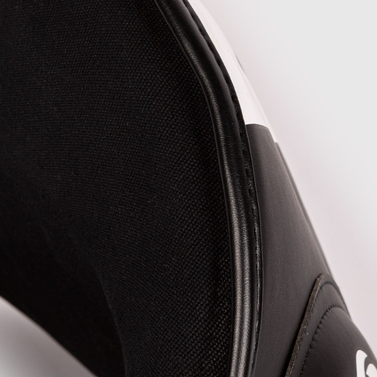 Venum Elite Black trenerski pas fokuser