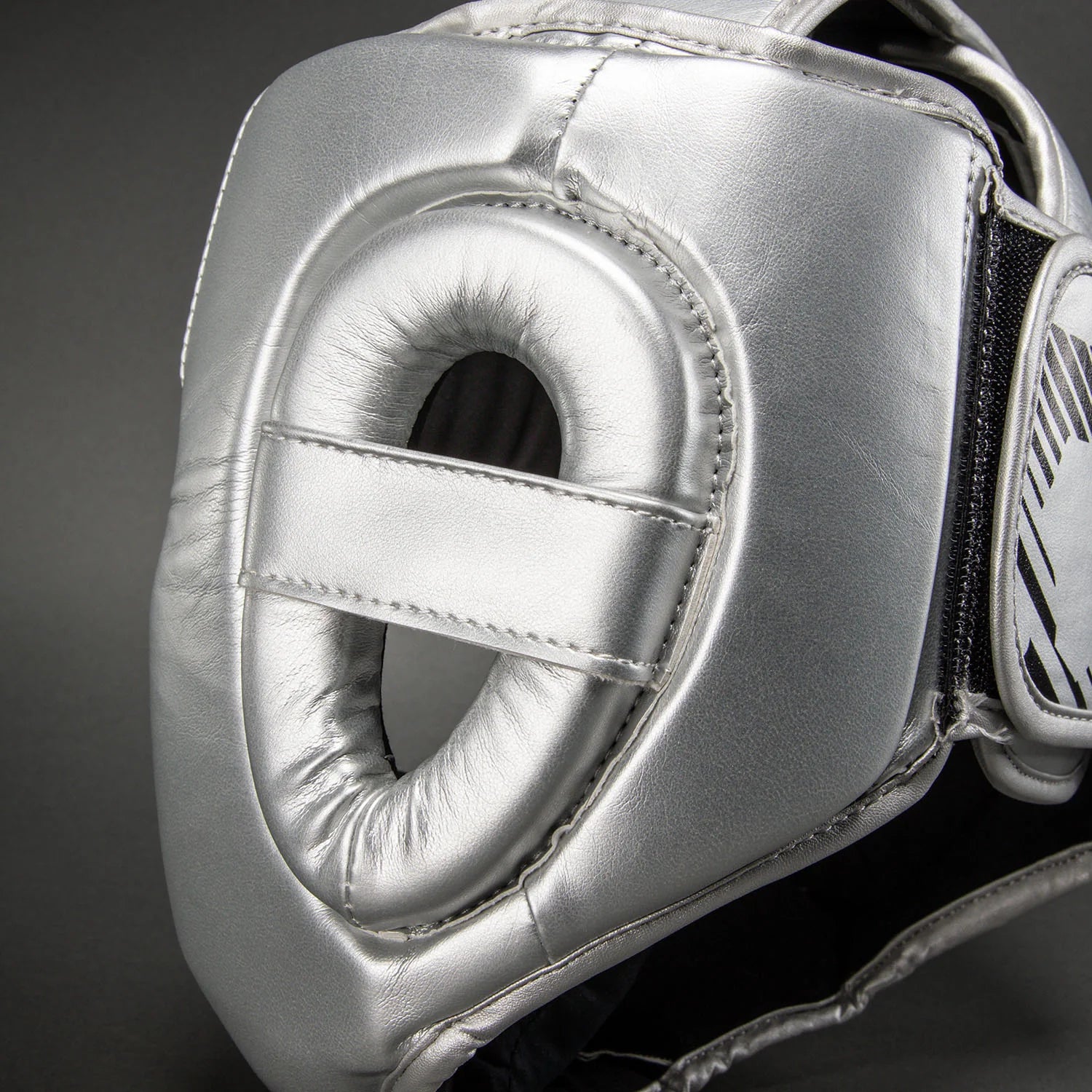 Ringhorns Charger Silver/Black čelada