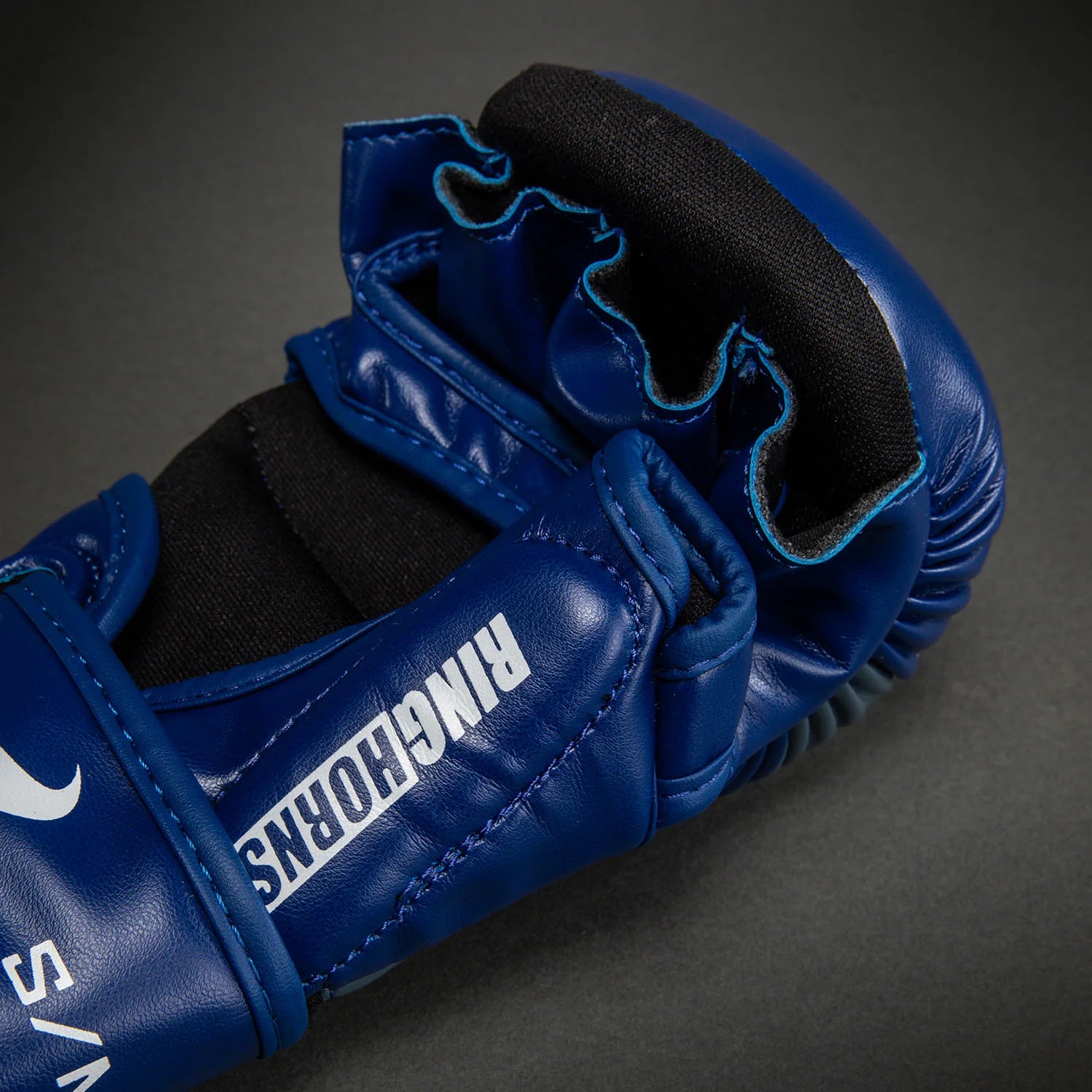 Ringhorns Charger Navy Blue/Red rokavice za sparing