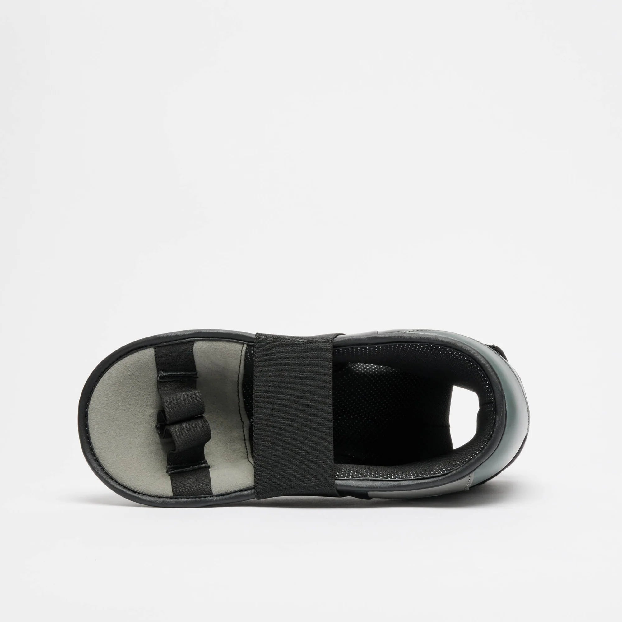 Leone 1947 CL167 Wako Black štitniki za stopalo