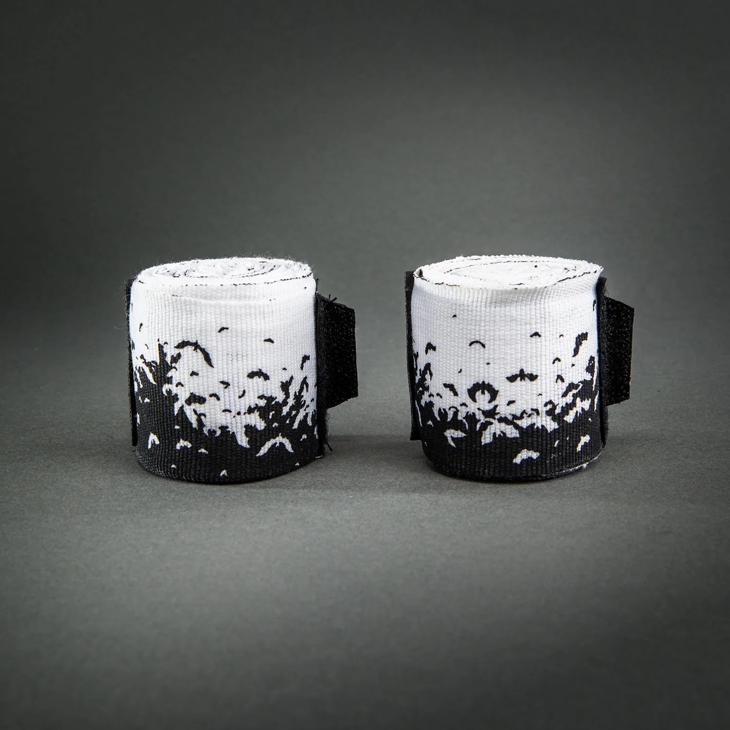 Venum Bats Night Black/White bandaže