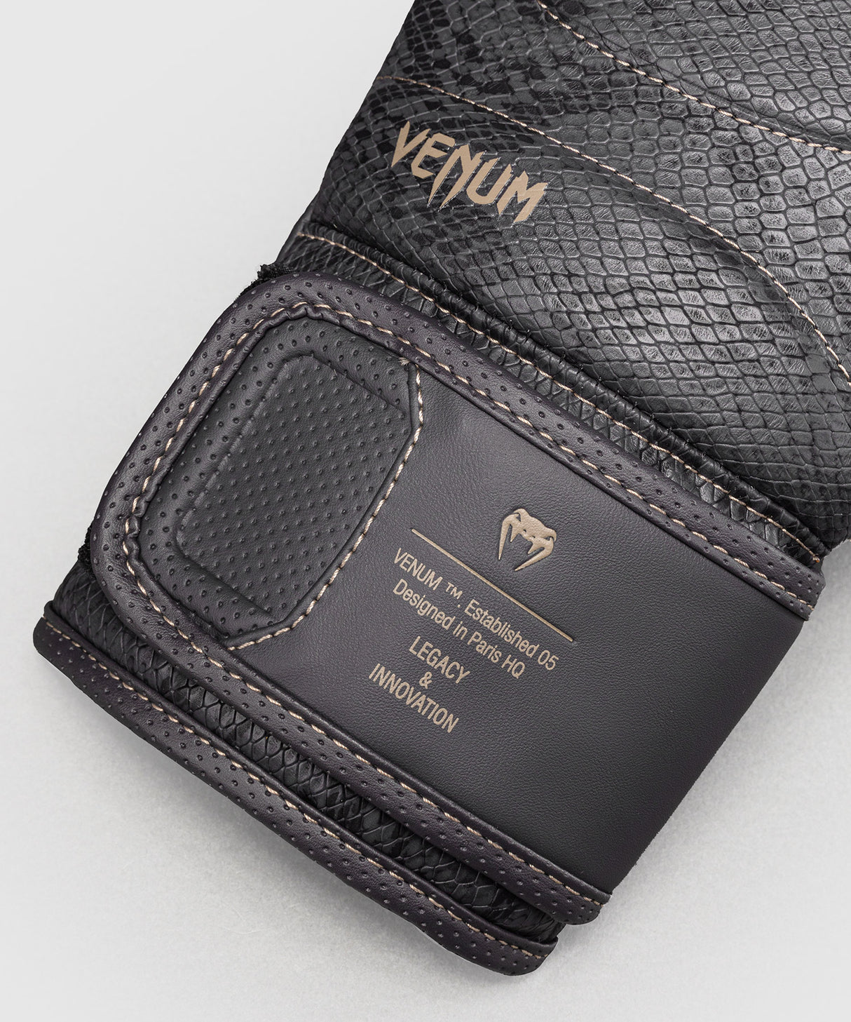 Venum Impact Evo Scales Dark Grey rokavice