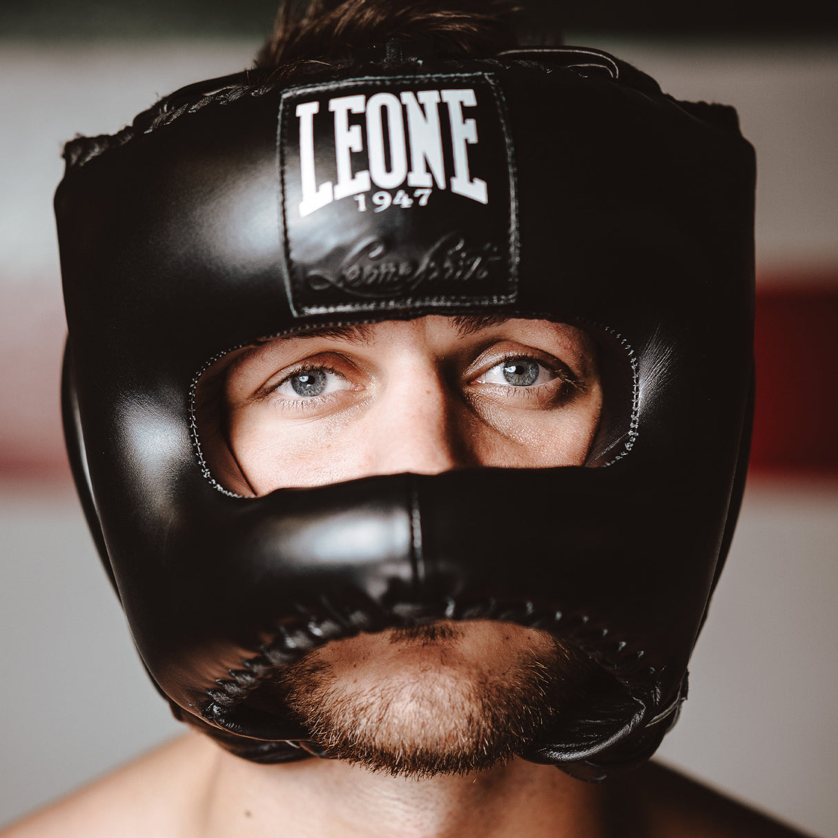 Leone 1947 CS433 The Greatest Black čelada