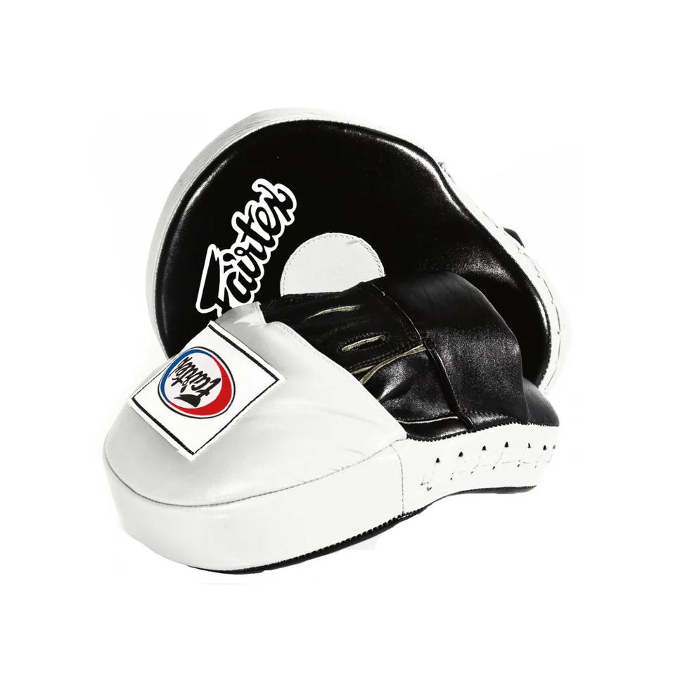 Fairtex The Ultimate Contoured Black fokuseri