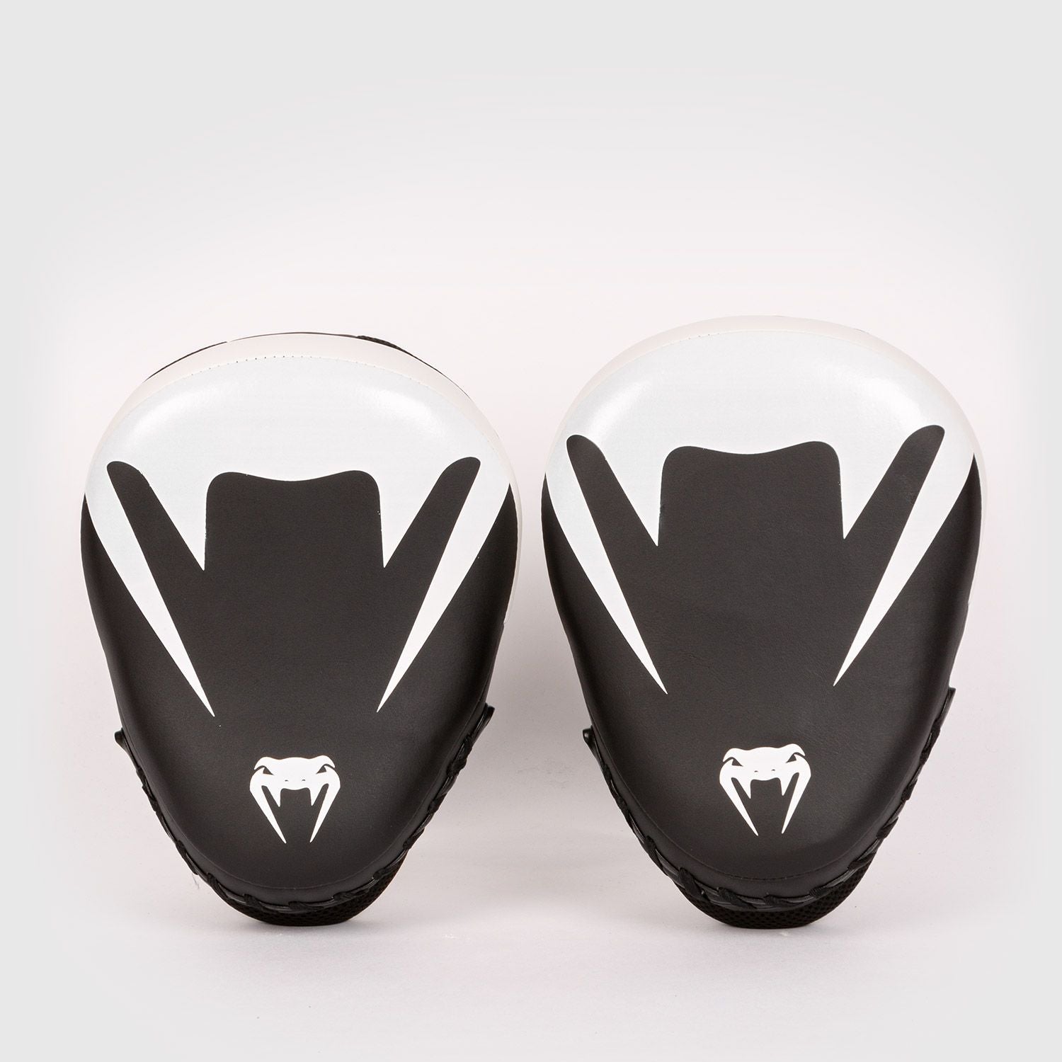 Venum Cellular 3.0 Black/White fokuserji