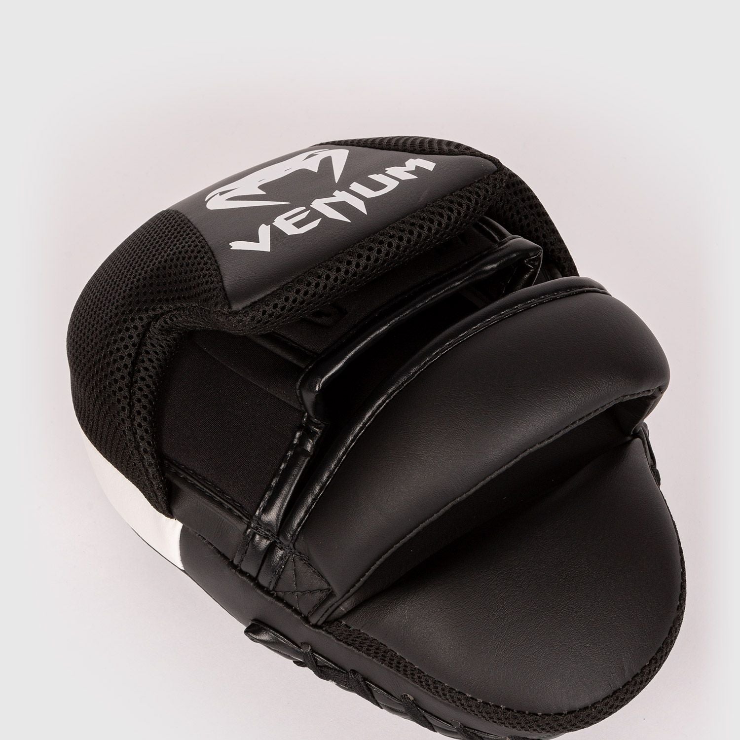 Venum Cellular 3.0 Black/White fokuserji