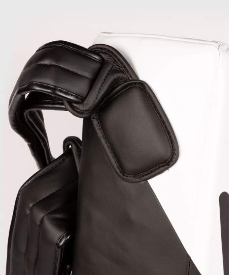 Venum Satchel Black/White Ščit fokuser