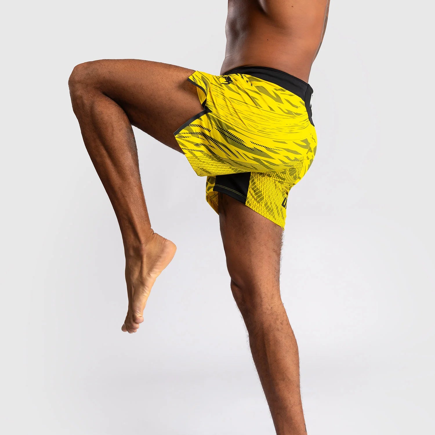 UFC Fusion by Venum Authentic Fight Night Men’s Short Fit Yellow Hlačke za MMA