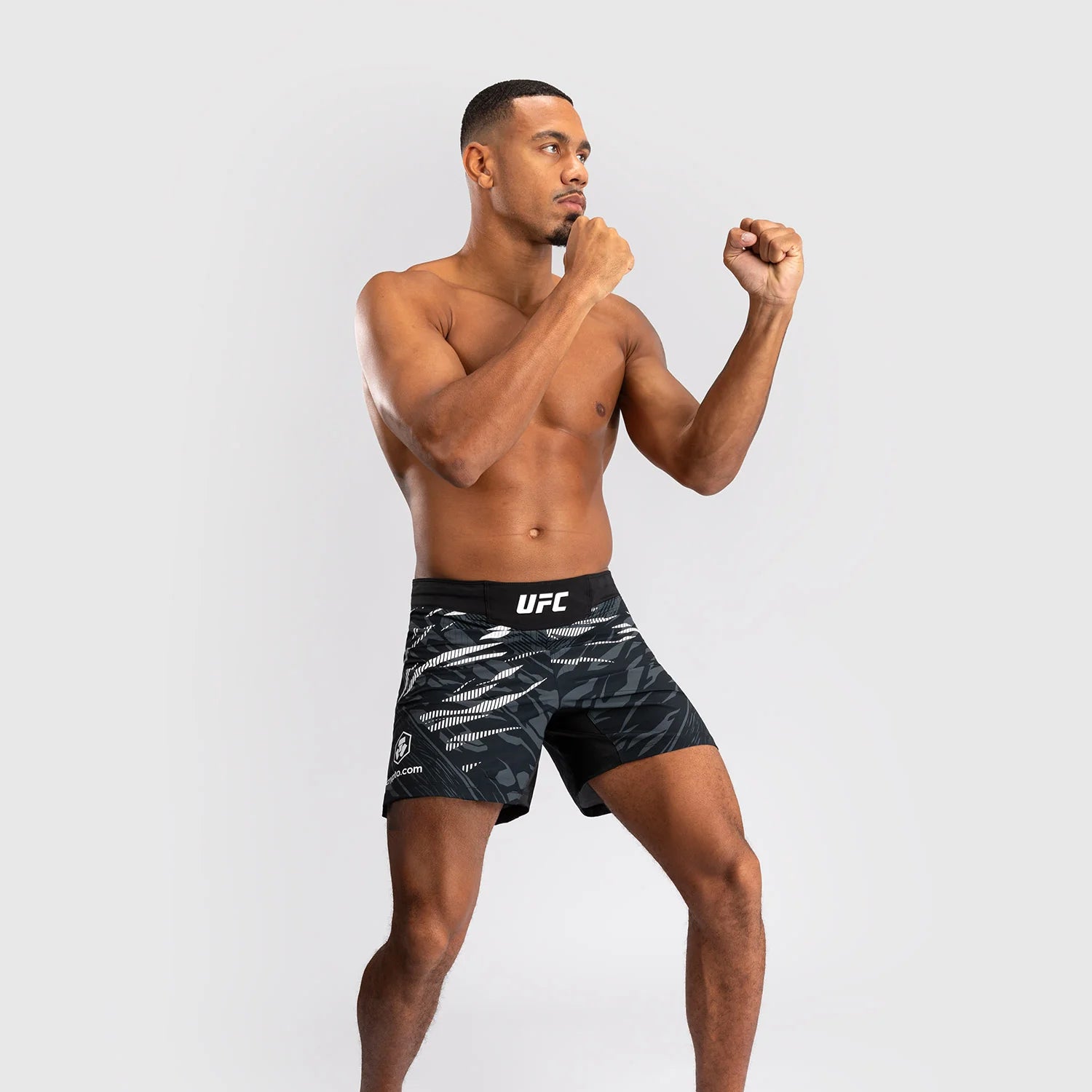 UFC Fusion by Venum Authentic Fight Night Men’s Short Fit Black Hlačke za MMA