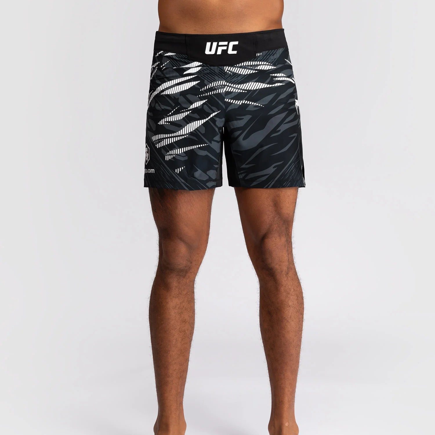 UFC Fusion by Venum Authentic Fight Night Men’s Short Fit Black Hlačke za MMA