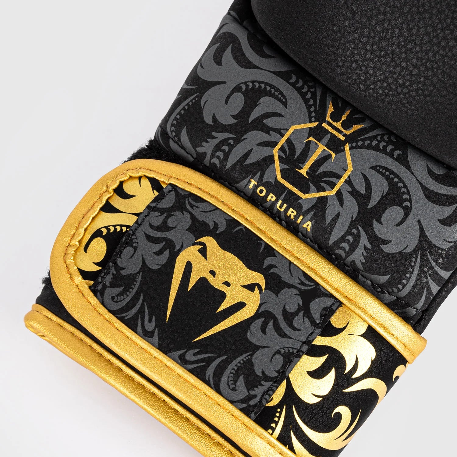 Venum x Ilia Topuria Black/Gold Rokavice MMA Za Sparing
