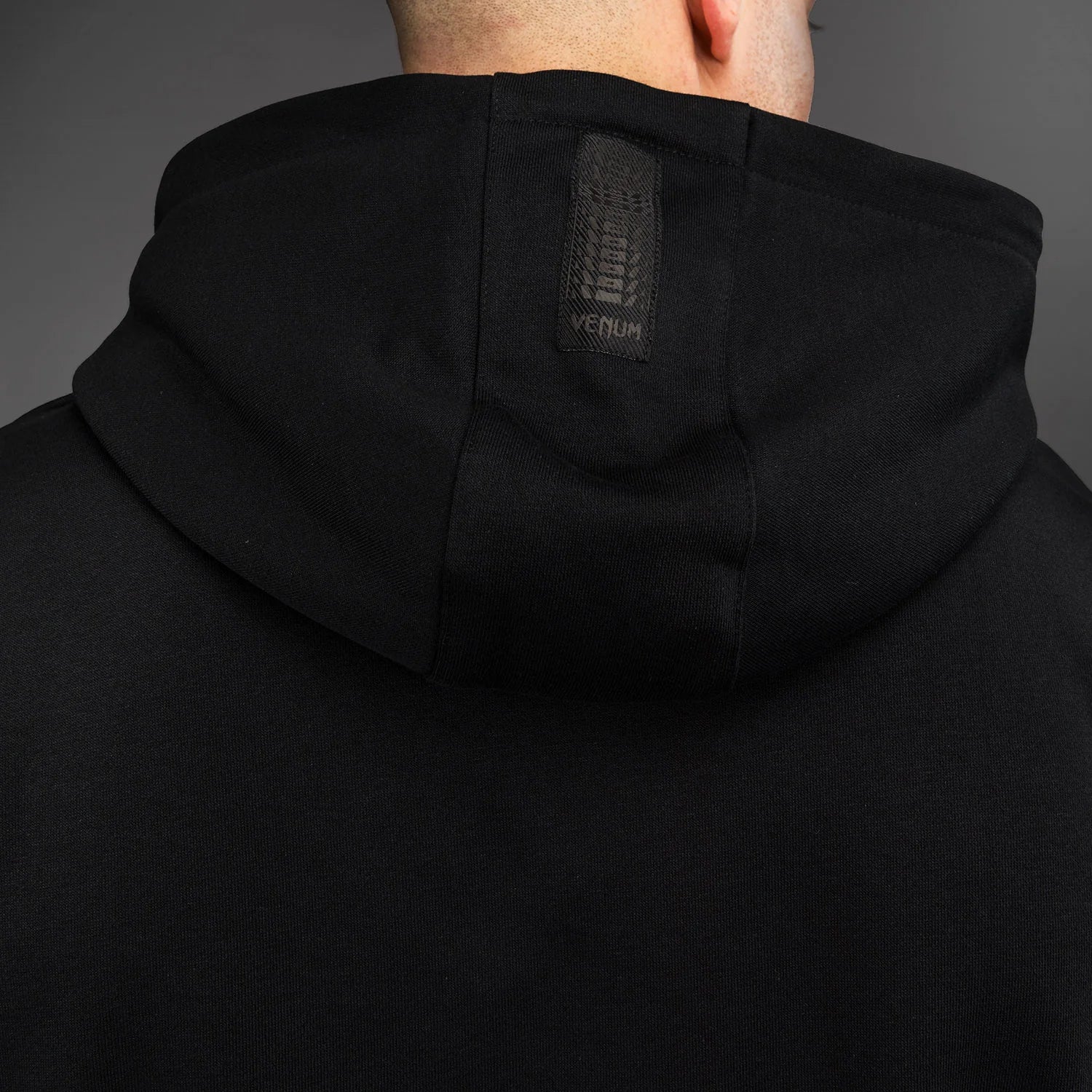 Venum Muay Thai VT Black/White kapucar brez rokavov