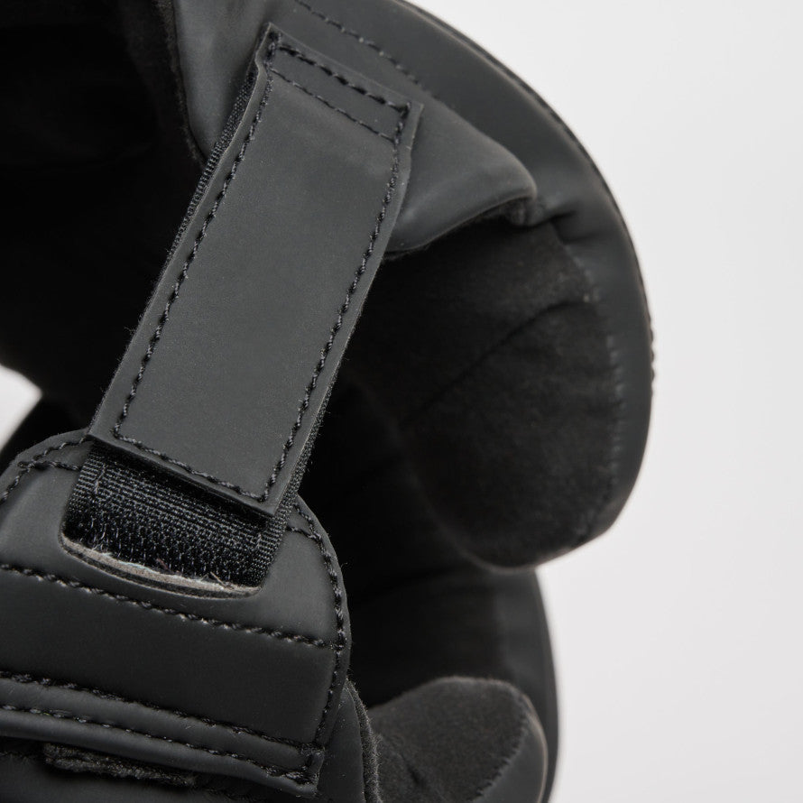 Leone 1947 CS435 Black Edition čelada