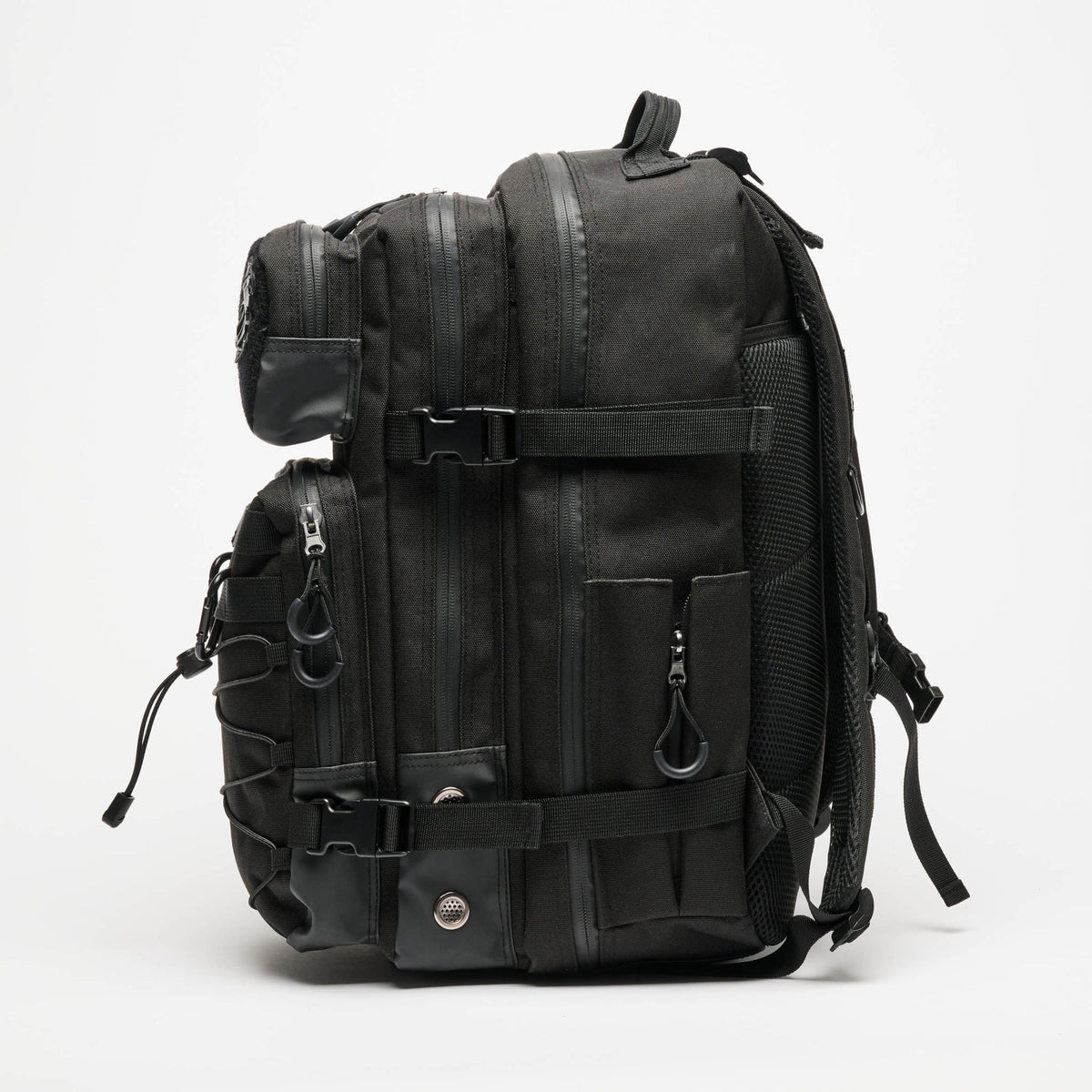 Leone 1947 AC953 Tactical Black Lion nahrbtnik