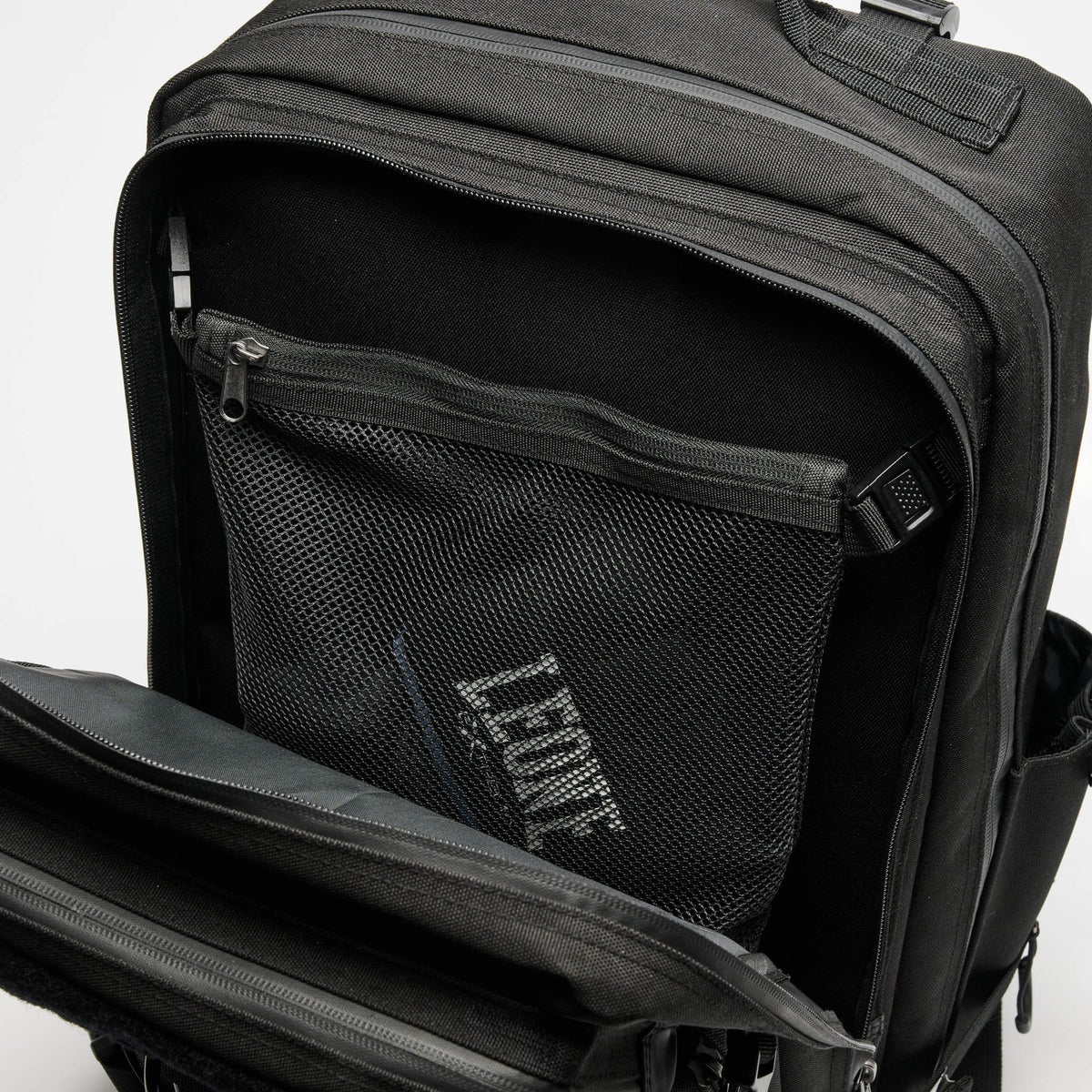 Leone 1947 AC953 Tactical Black Lion nahrbtnik