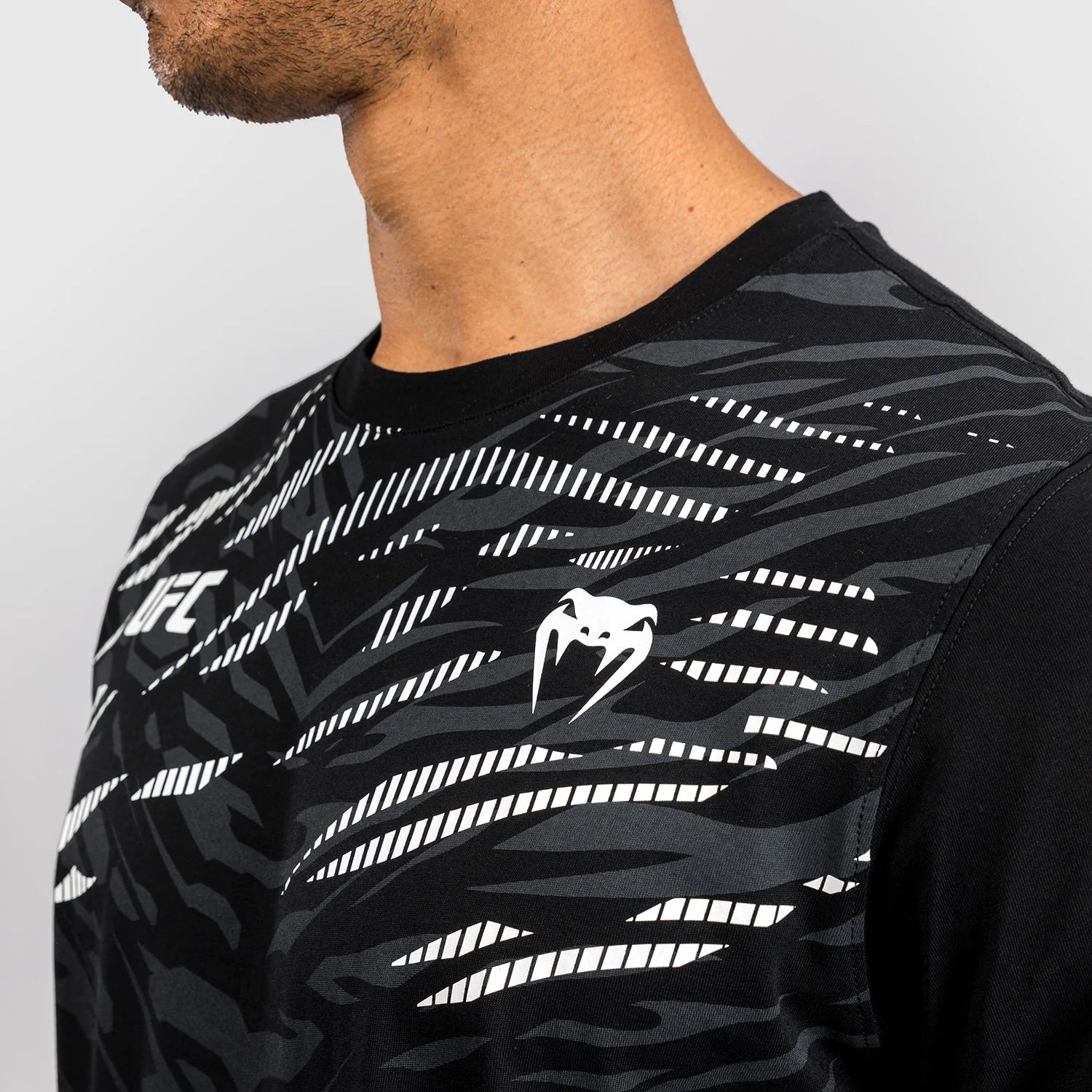 UFC Fusion by Venum Replica Black majica kratki rukav