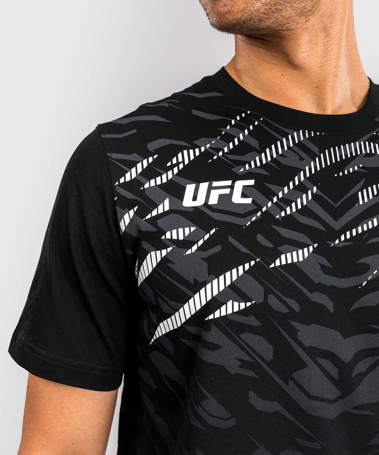 UFC Fusion by Venum Replica Black majica kratki rukav